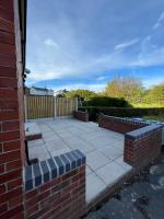 The perfect place 3 Bedroom house with garden and parking - B&B Barnsley