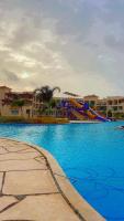pharma beach resort x rent قرية الصيادلة بلطيم - B&B