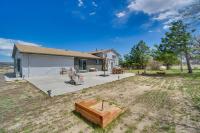2 Mi to Dtwn Castle Rock: Home w/ Furnished Patio - Chambres d'hôtes Castle Rock