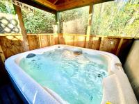 Amazing Cabin HOT tub minutes to Helen #1 - B&B