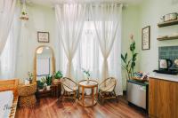 MiaCasaHanoi Homestay- King Bed - Free laundry - Netflix & Rooftop Chill - B&B Hanoi