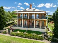 B&B Molong - The White House - Heritage Style Terrace - Bed and Breakfast Molong