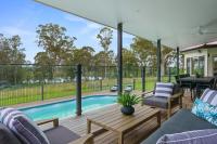 B&B Nabiac - Lake House Family Stay - Pool, Firepit, Games room - Bed and Breakfast Nabiac