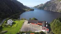 Brufjell Hostel & Parking - B&B