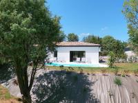 Villa camille piscine chauffée proche pont d'arc - Ferienwohnung