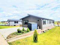 Stunning Luxury 2-Bed Lodge in Routh with Hot tub - Ferienwohnung