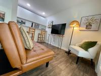 Cabo San Roman entire Condo with patio 5 min from Casino - Bed and Breakfast