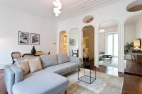 Boutique Rentals- THE CLéRiGoS Apt w/ patio - B&B Porto