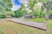 Gulfport Home with Fire Pit RVandTrailer Parking - B&B Gulfport