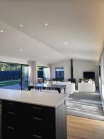 Spacious Family Home - Bed and Breakfast Kirwee