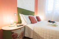 Del Moro Home Pesaro Centro Mare by Yohome - B&B