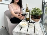Special Apartment - stadtnah, Balkon, Parkplatz, E-Ladestation, Gitterbox für Fahrräder, Fitnessstudio - Chambres d'hôtes Coblence