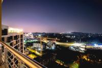 Penthouse and Apartment at The Capital Triology Menlyn Maine - Chambres d’hôtes Pretoria