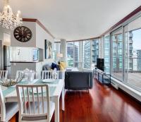 B&B Vancouver - Designer sub-penthouse - Central Downtown Views And King Bed! - Bed and Breakfast Vancouver