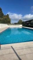Joli studio vue mer, piscine, Tennis, Parking - B&B