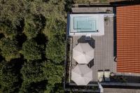 Sol Luxury Apartment - close to the beach with a private heated mini pool - B&B Chionáto