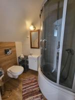 Vierbettzimmer mit eigenem Bad