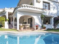 Villa Byron, private pool, walking distance to Puerto Banus - B&B Marbella