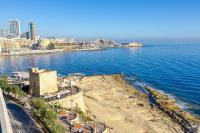 Seafront APT, in the centre of Sliema, OPP beach by 360 Estates - B&B
