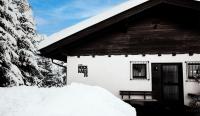 Nockhaus76 - 70s GLAM in den Nockbergen - Almhaus auf 1560 m - Chambres d'hôtes Hochrindl