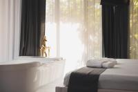 THE HIDDEN BANK: Silver Bullet - B&B Filippopoli