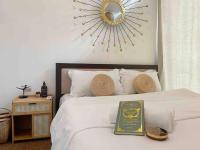 Solana in Avant BGC parking with fee - B&B Manila