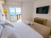 Apartamento de 1 dormitorio con balcón y vistas al mar