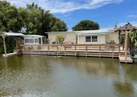 Cottage on the Water! - B&B Okeechobee