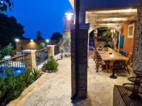 Two houses Villa Diana Jesenice with pool, sauna, playground - B&B Jesenice