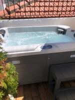 Evagelia's deluxe villa-Jacuzzi in Skopelos center - B&B Skópelos