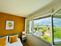 Top Floor Apartment with Monument Views - B&B Reims