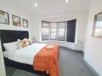 B&B Blackpool - Only Family Groups - Pets Stay for Free - Sleeps 8 - Sofabed - Bed and Breakfast Blackpool