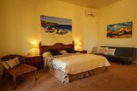 King Suite with 1 kingsize bed and sofa
