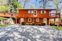 Little Red Cabin - Bed and Breakfast Waynesville