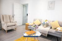 B&B Newcastle under Lyme - The Knutton House - By Parydise Properties - Perfect for Leisure or Business Stays- Sleeps up to 7 - Stoke on Trent - Bed and Breakfast Newcastle under Lyme