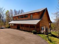 Cherokee - Lodge w - MtnViews- April Deals-HotTub-Fire Pit-GameRm - Chambres d’hôtes Gatlinburg