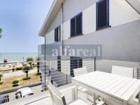 Mayflower, terrazza vista mare, clima e posto auto a 50 metri dal mare! by Alfareal - B&B