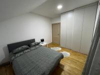 Casa Mia Apartments - Modern - Comfortable Stays 5 Min from Airport - Transport Possible - B&B Ledine