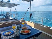 73ft Family Sailing Yacht with Crew - all inclusive - Chambres d'hôtes Wagsailadup