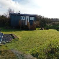 B&B Hartland - Quincecote shepherds hut, Hartland - Bed and Breakfast Hartland