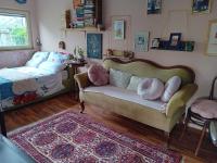 B&B Lubiana - art room with shared bathroom and kitchen - Bed and Breakfast Lubiana