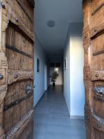Newly Renovated Studio Apartment with Rooftop Pool, Few Steps to the Beach - B&B