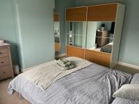 B&B Hazel Grove - Quiet double bedroom with garden view/ breakfast - Bed and Breakfast Hazel Grove