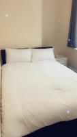 Stay with Chris - B&B Woking