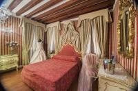 Deluxe Double Room with Canal View