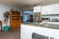 Beachside Bliss Castor Bay - Holiday by the Beach - B&B Auckland