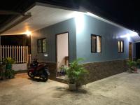 Altheos Place Romblon Cottage 1 - Bed and Breakfast Romblon