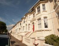 Sunny Seaside Sanctuary - Two Bedroom Apartment - Ferienwohnung