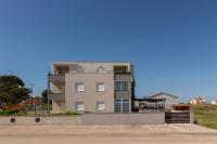 Sea front apartment Dani with private terrace and private garden - by TA Leut Agency - B&B