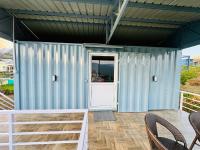 The Jade Highlands Mountain View Cozy container 2bhk villa - B&B